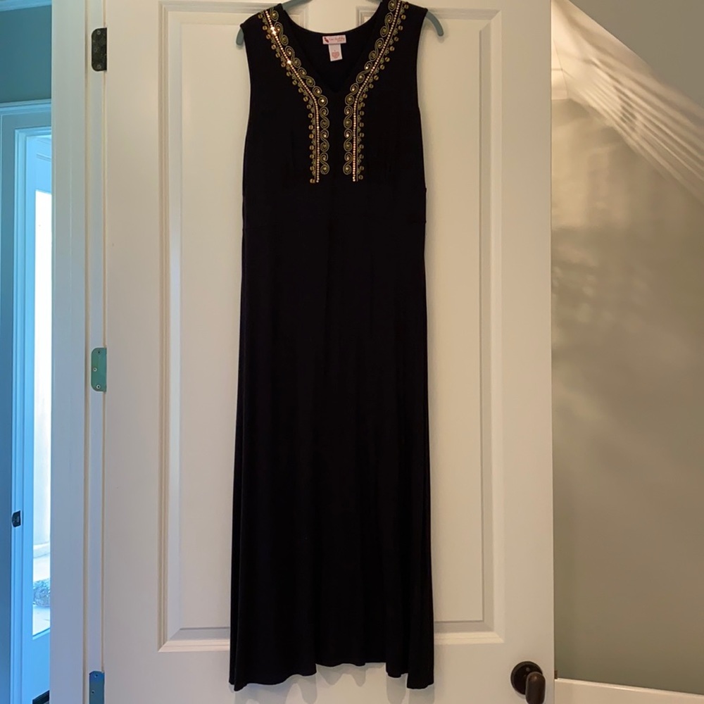 🎉💫 HOST PICK💫🎉 Black Maxi-dress w/gold-sequins